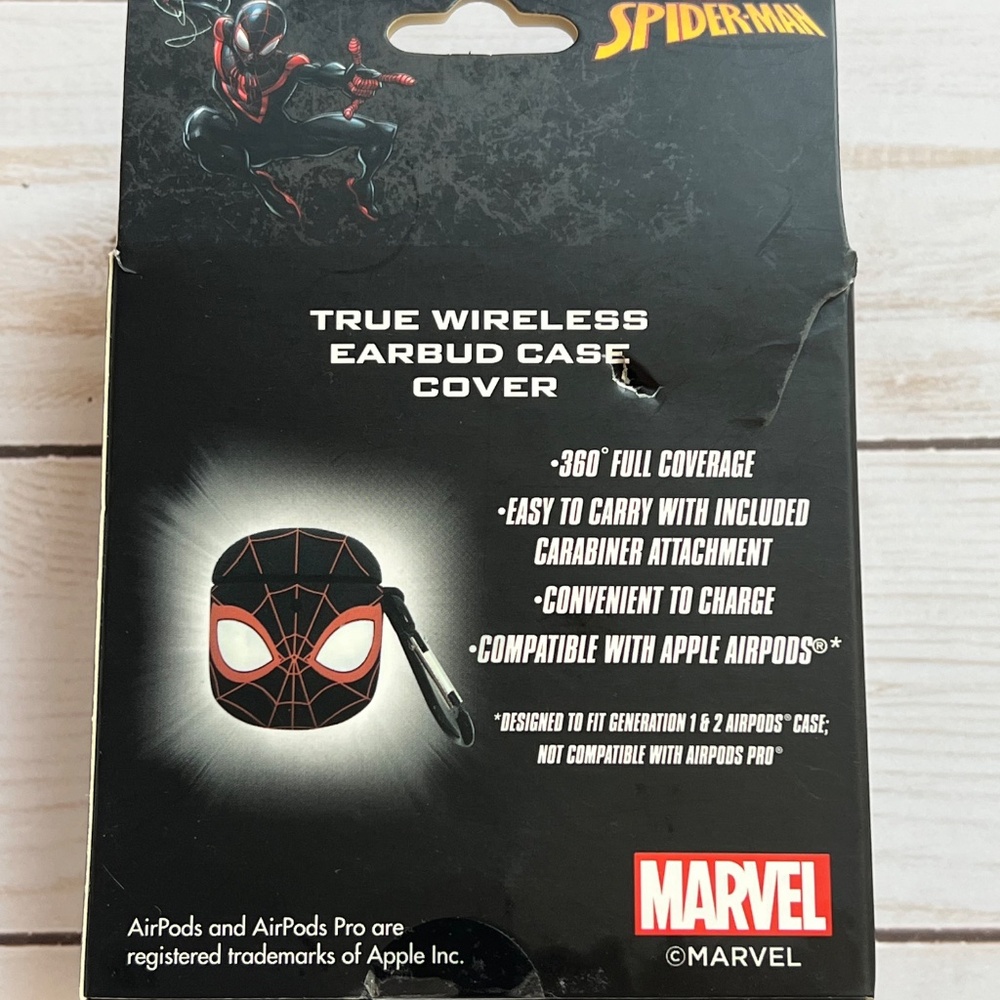 NIB CultureFly Marvel Spider-Man AirPods Case Set Gen 1 & 2 Silicone Protective - Picture 3 of 5